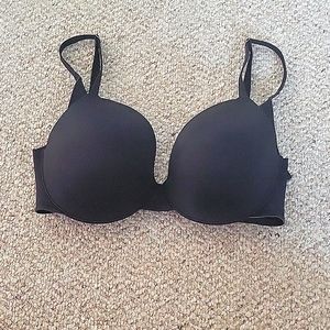 Soma vanishing back bra.  32DD. Black